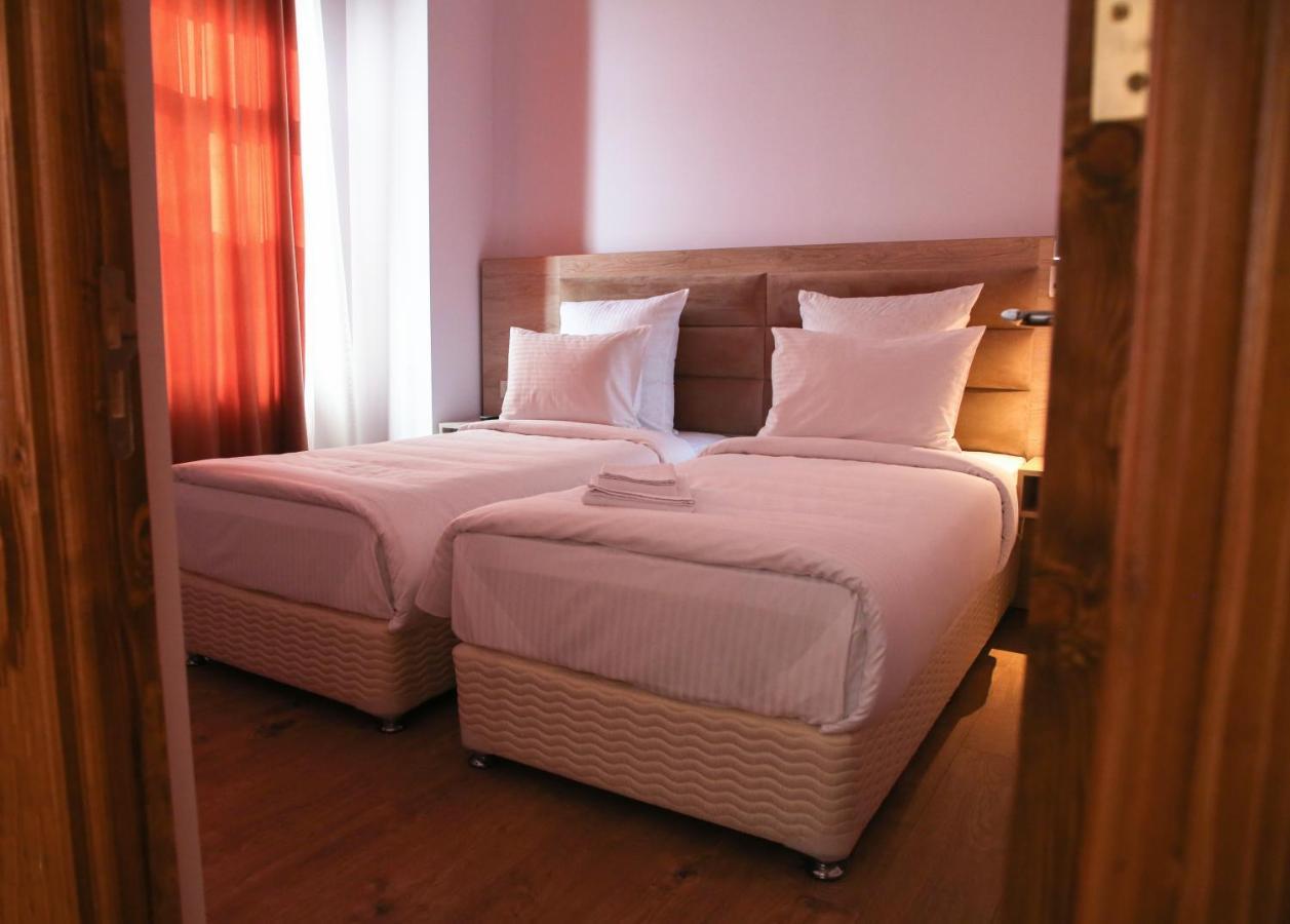 Kuma Hotel Gyumri Exterior photo